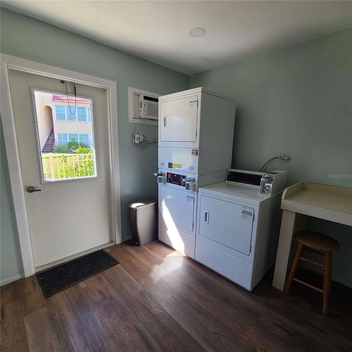 220 Buttonwood Cir #220 Property Photo 56