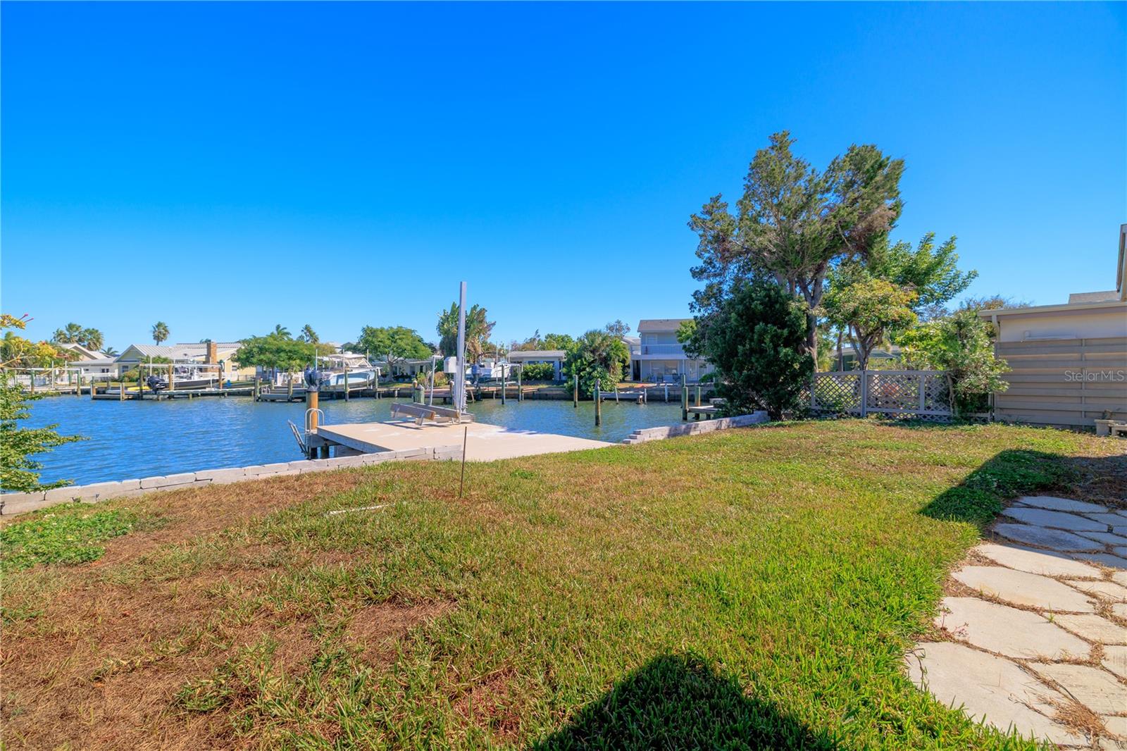 17611 1st St E Property Photo 6