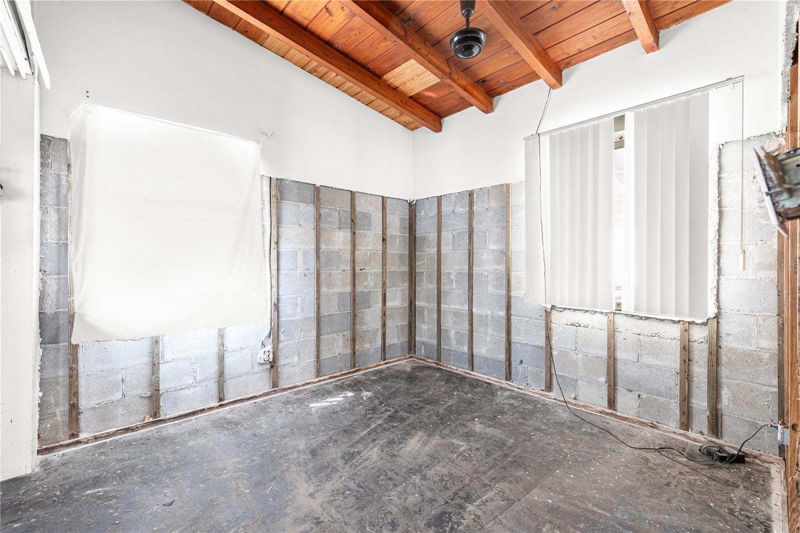 17611 1st St E Property Photo 11