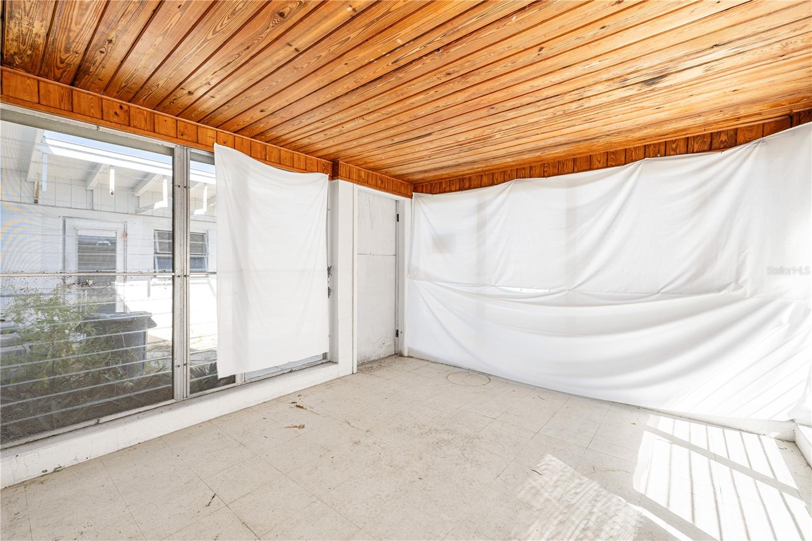 17611 1st St E Property Photo 13