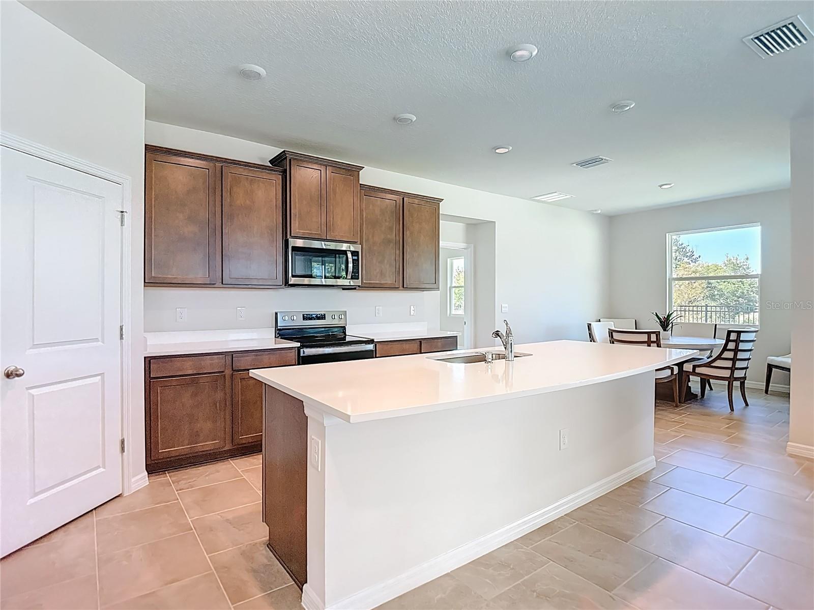 10471 Bridgegate Heights Loop Property Photo 5