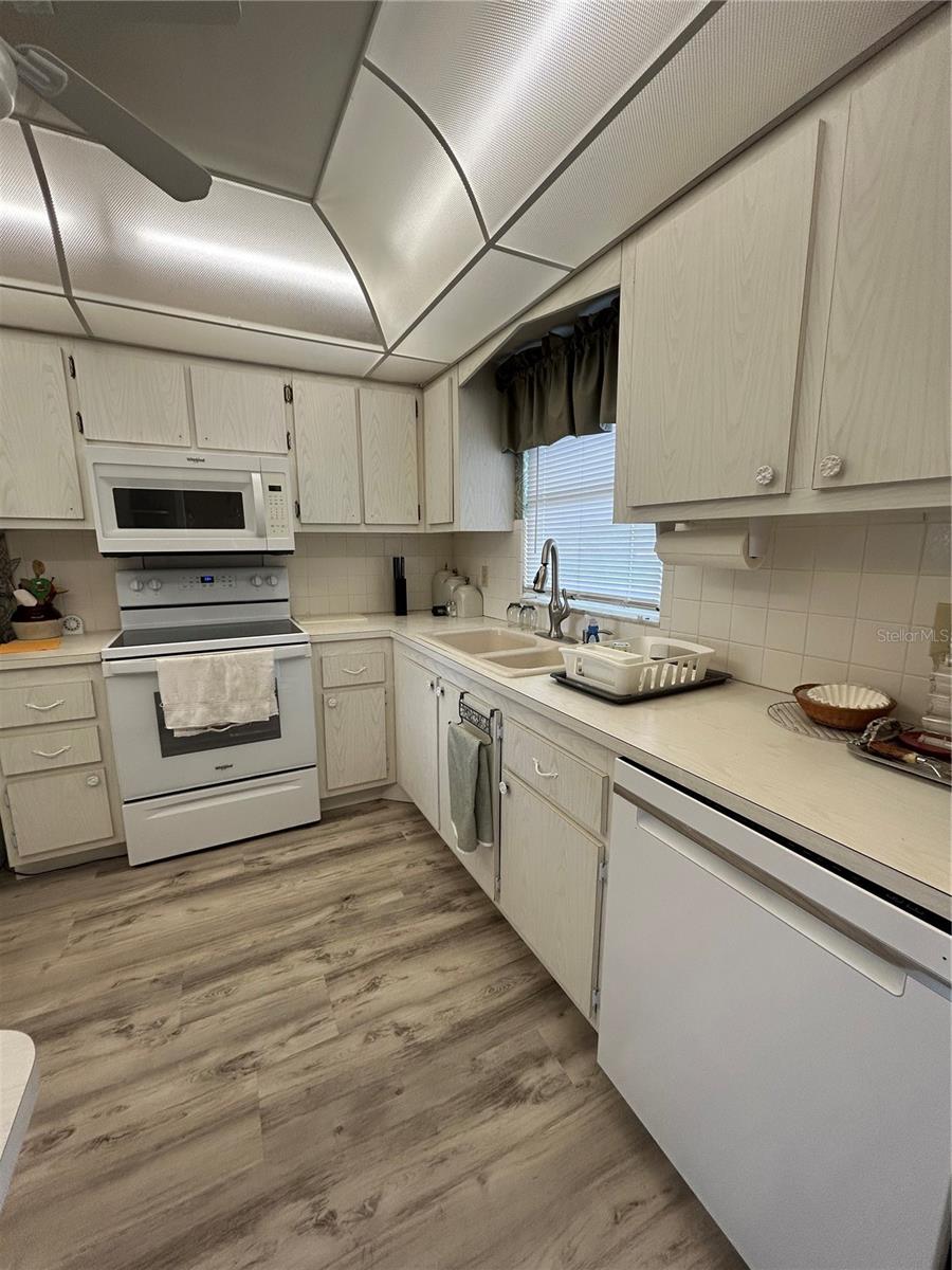 4775 Cove Cir #1202 Property Photo 13