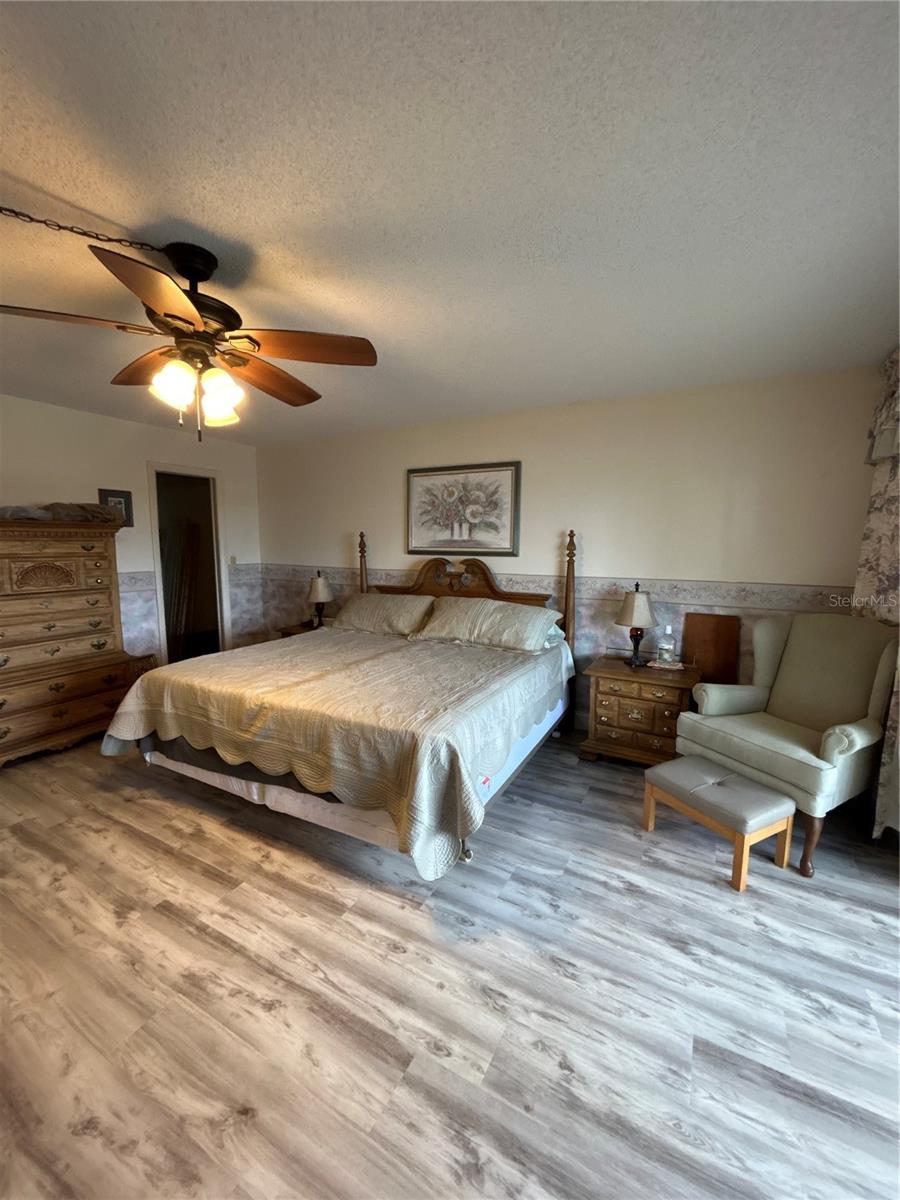 4775 Cove Cir #1202 Property Photo 20