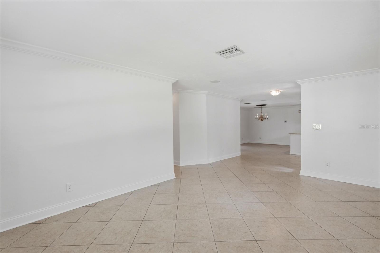 8235 39th Ave N Property Photo 4