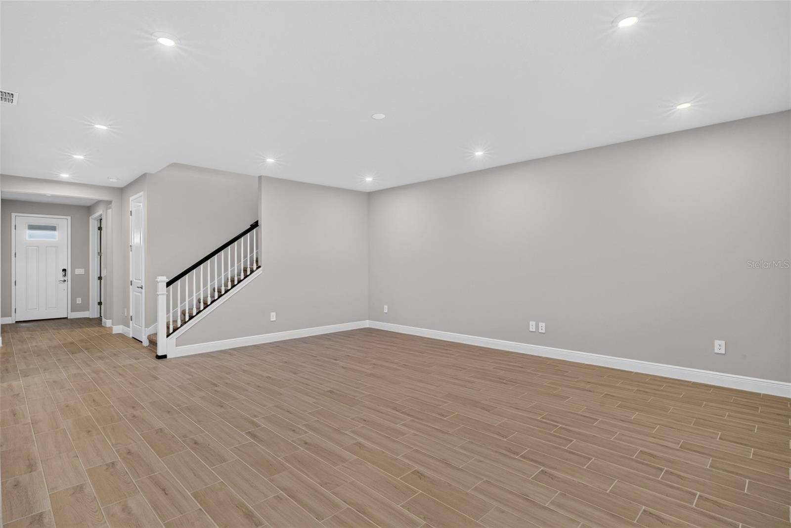 12927 Pierce St Property Photo 12