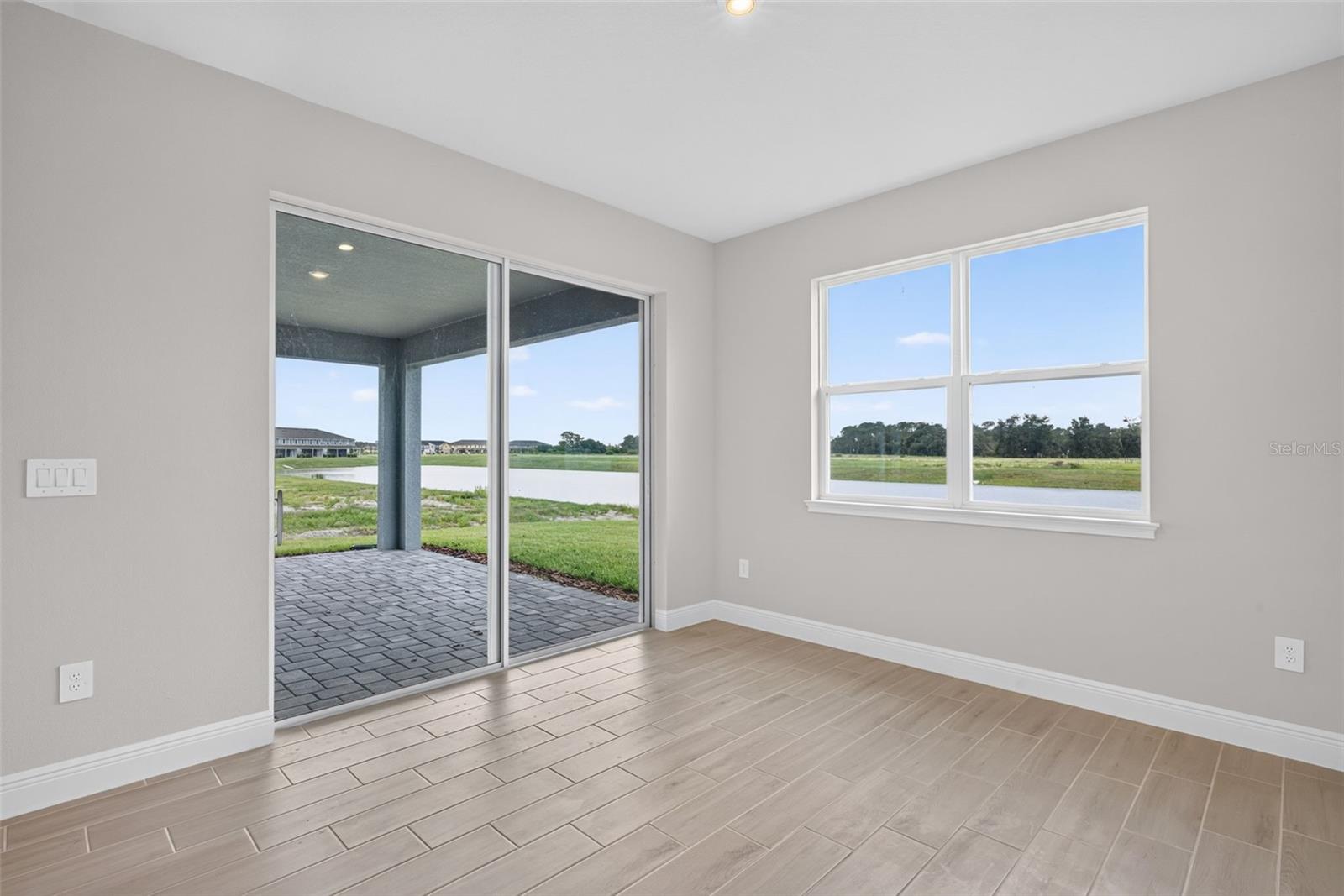 12927 Pierce St Property Photo 15
