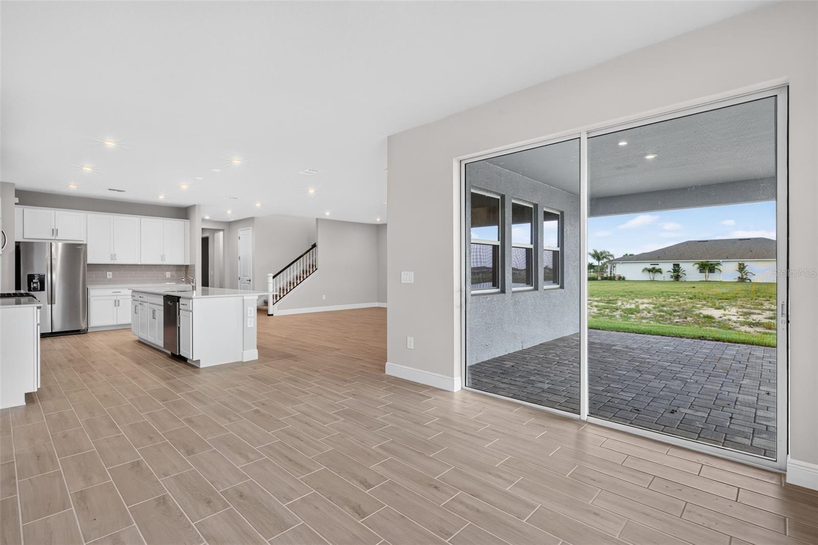 12927 Pierce St Property Photo 16