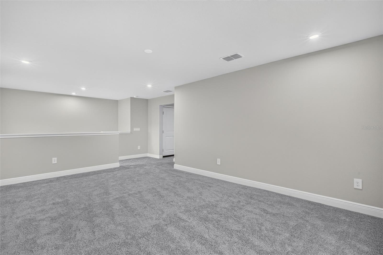 12927 Pierce St Property Photo 18
