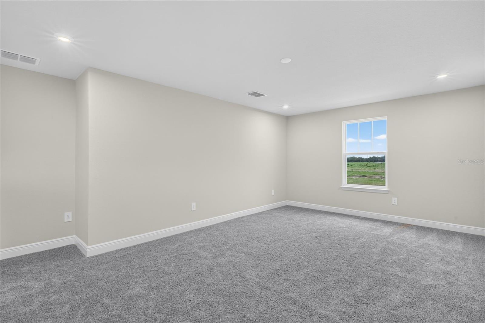 12927 Pierce St Property Photo 19