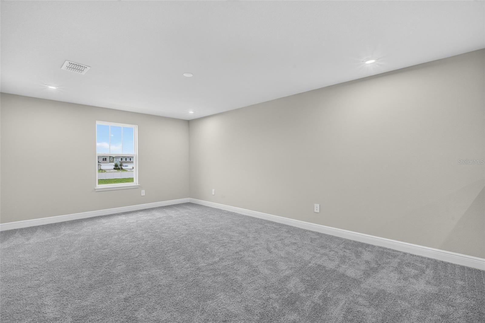 12927 Pierce St Property Photo 21