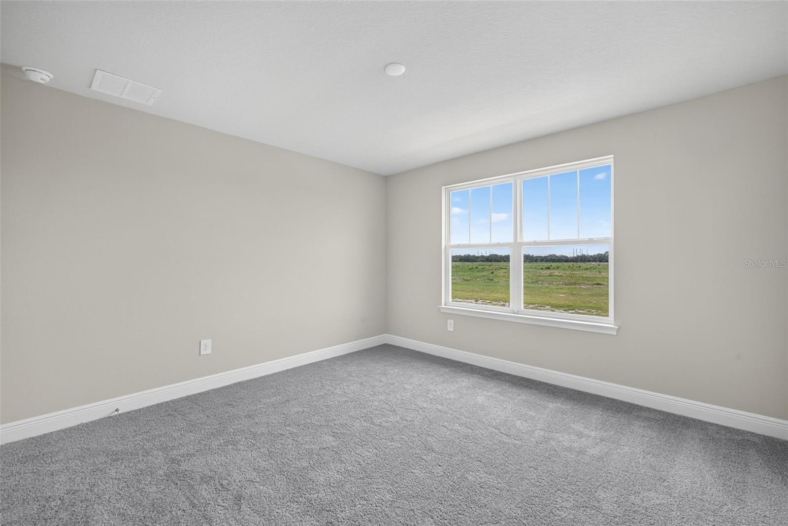 12927 Pierce St Property Photo 27