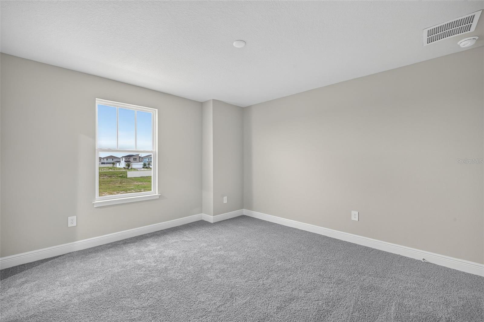 12927 Pierce St Property Photo 29