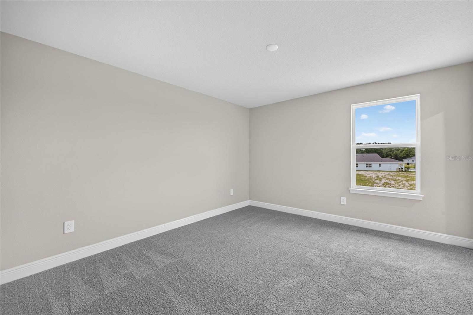 12927 Pierce St Property Photo 30