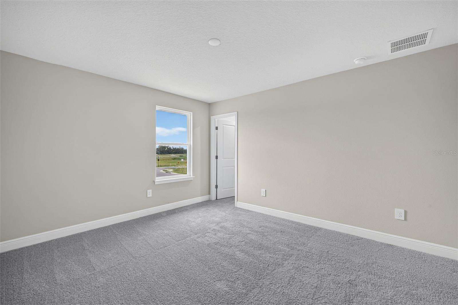 12927 Pierce St Property Photo 31