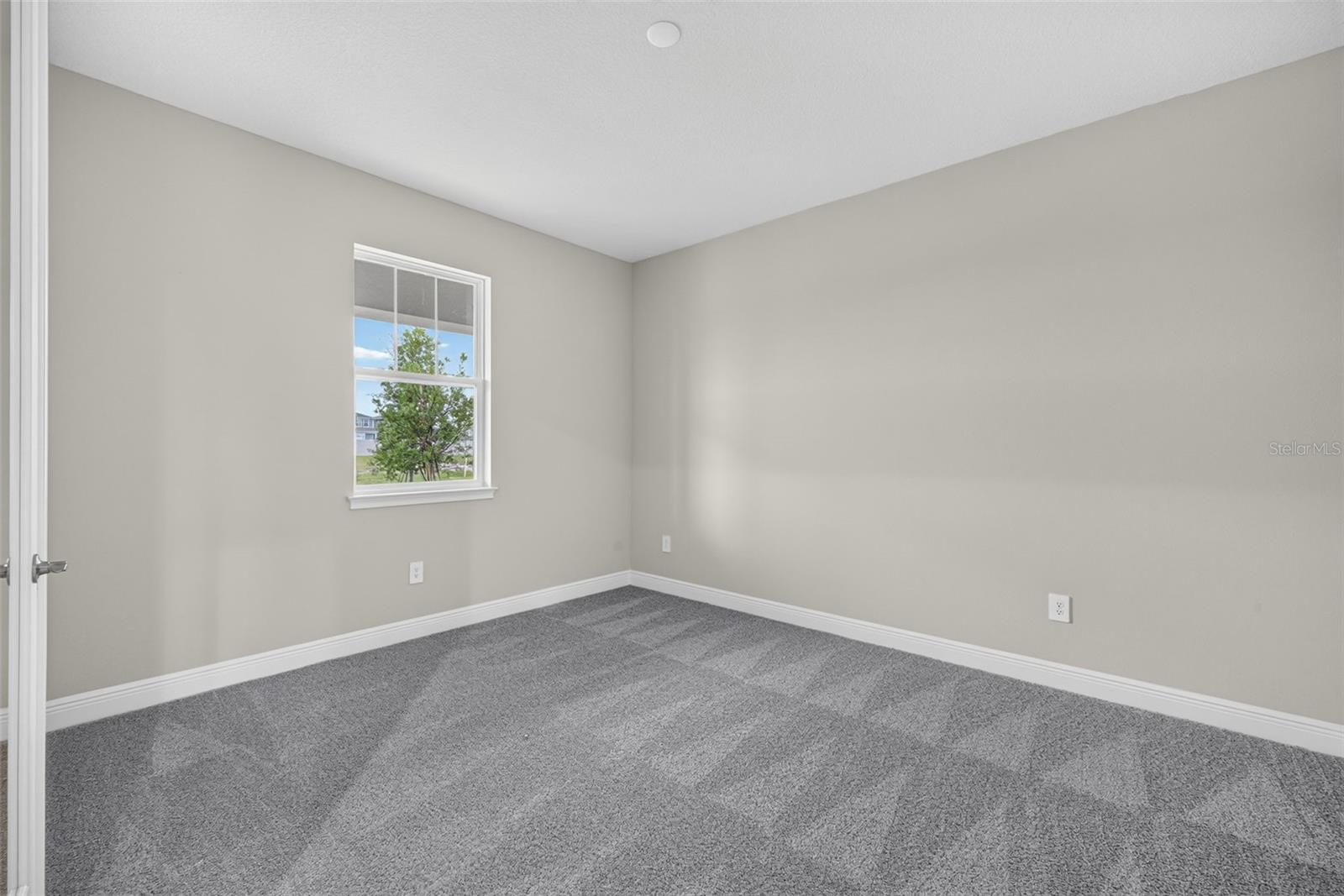 12927 Pierce St Property Photo 34