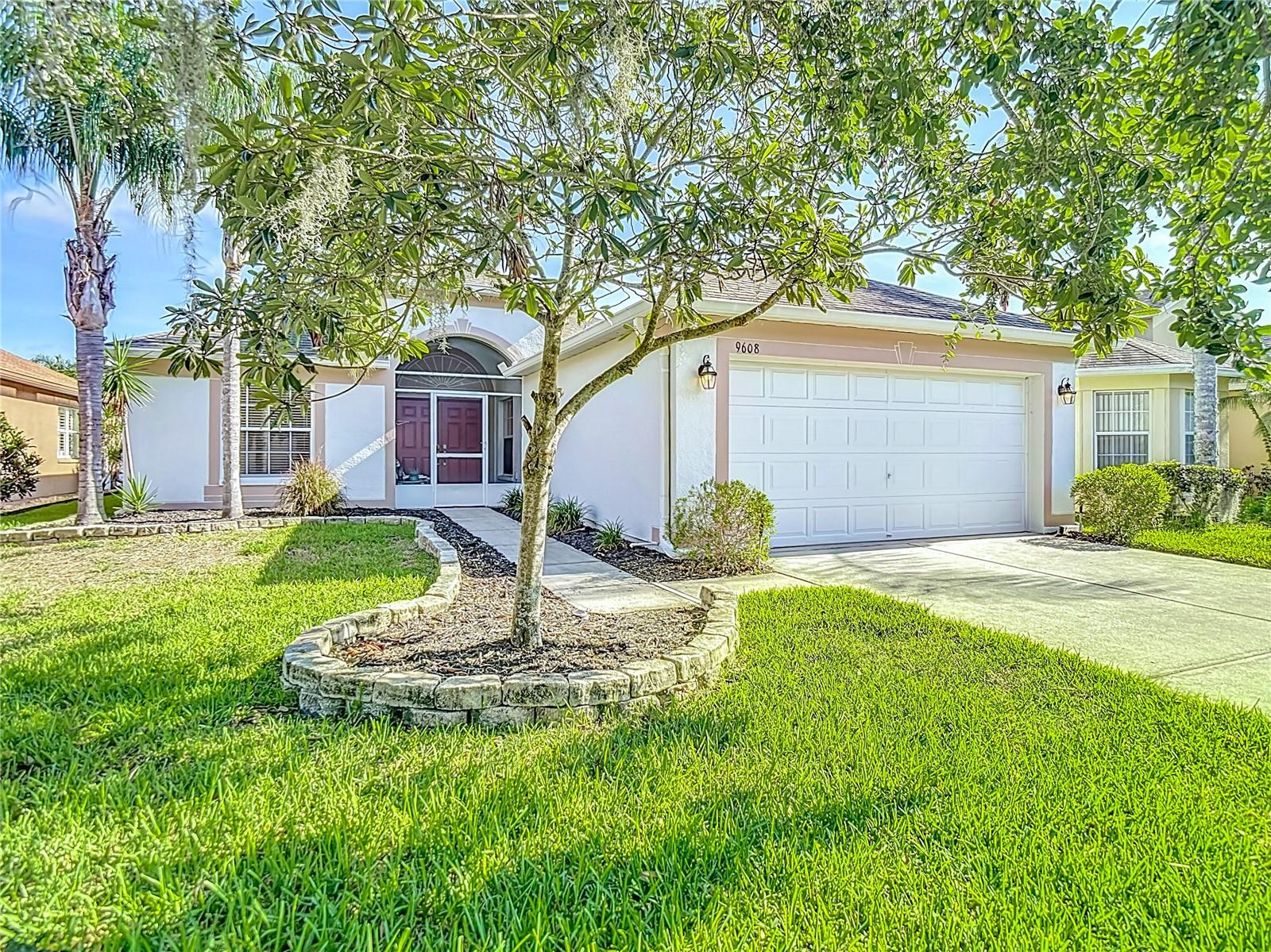9608 ROLLING CIR Property Photo 1