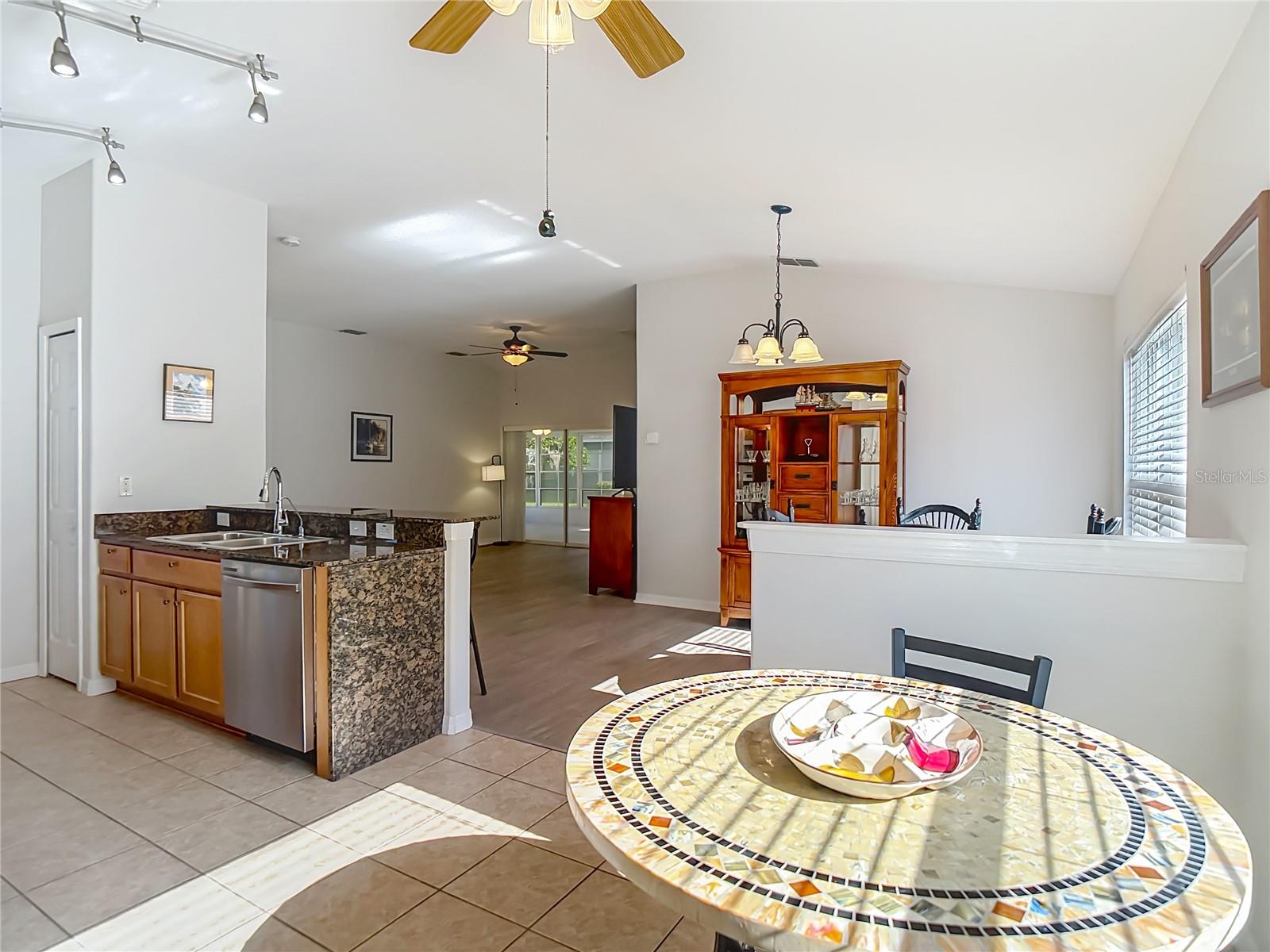 9608 Rolling Cir Property Photo 12