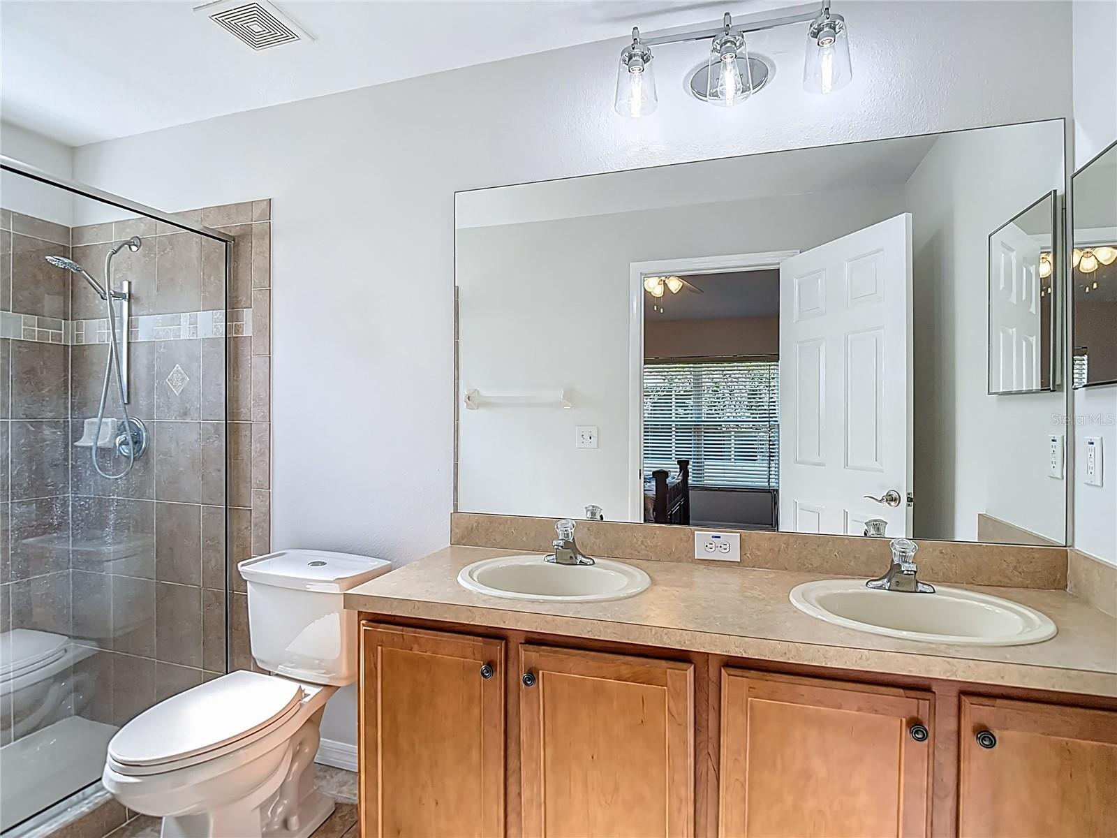 9608 Rolling Cir Property Photo 17