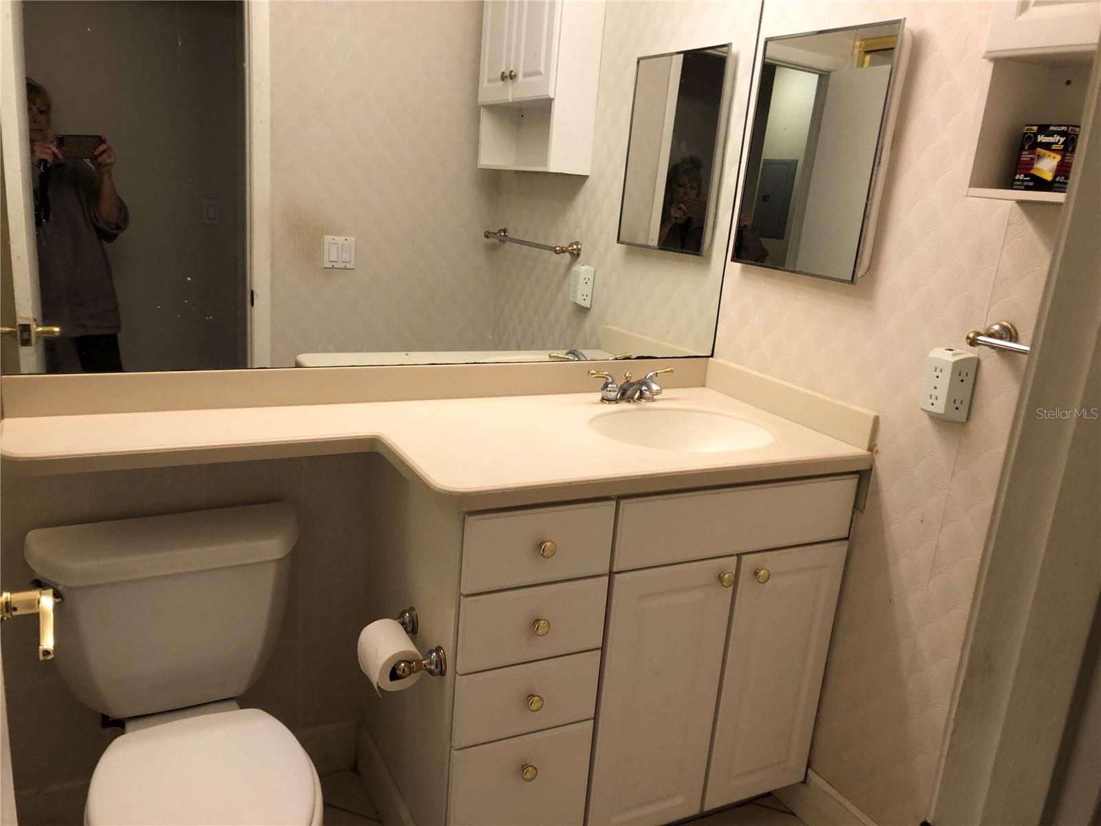 TB8446343 Property Photo 4