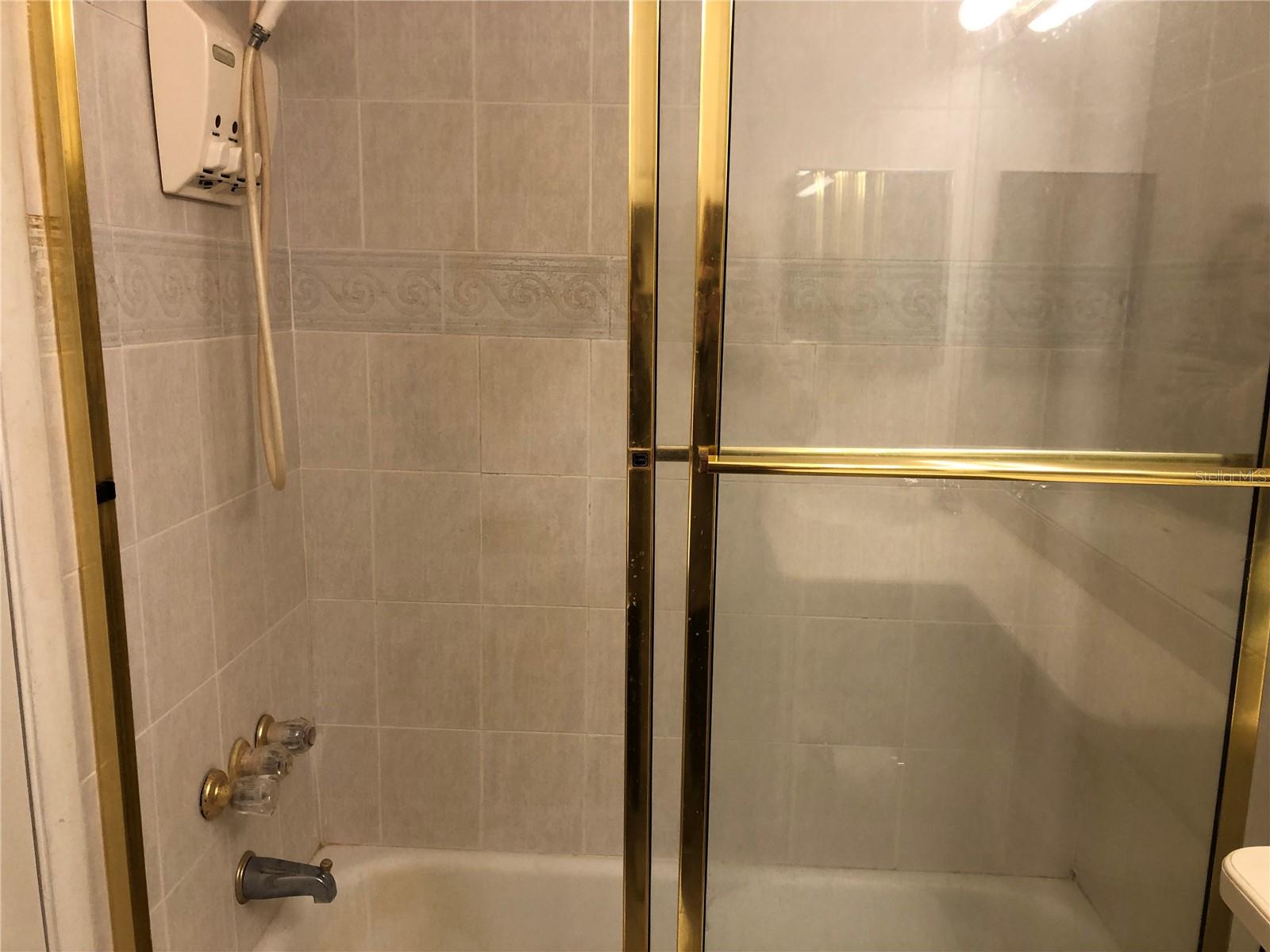 TB8446343 Property Photo 5