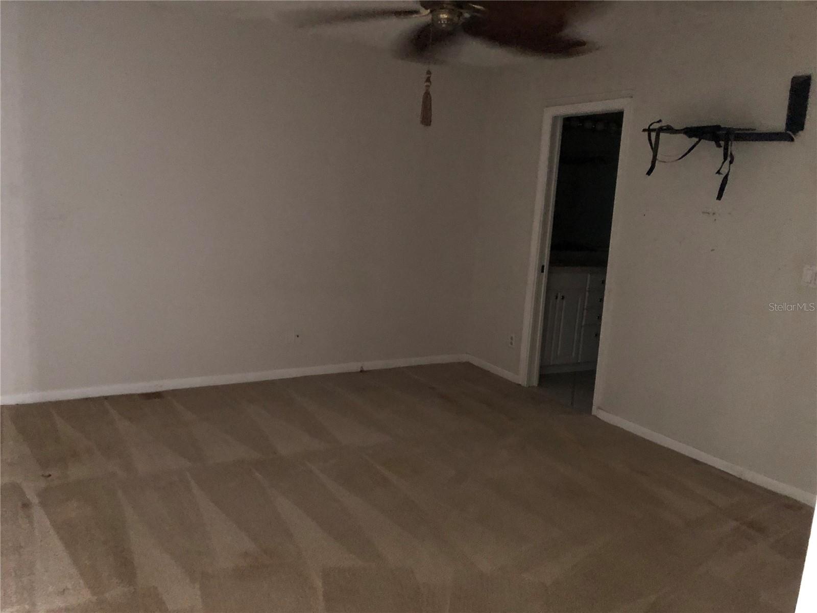 TB8446343 Property Photo 14