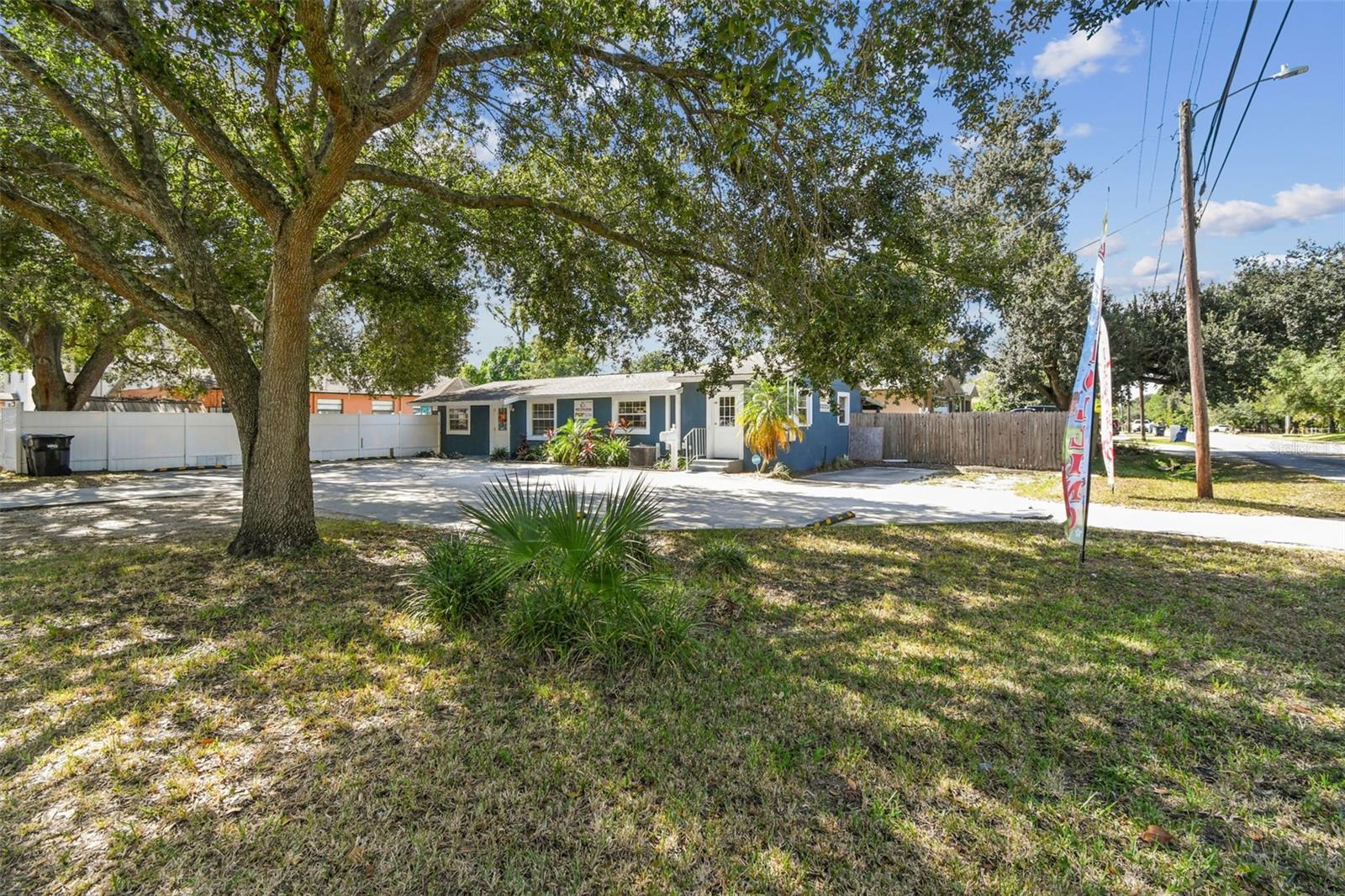 9912 N Myrtle St Property Photo 2