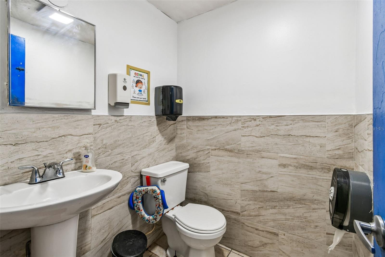 9912 N Myrtle St Property Photo 20