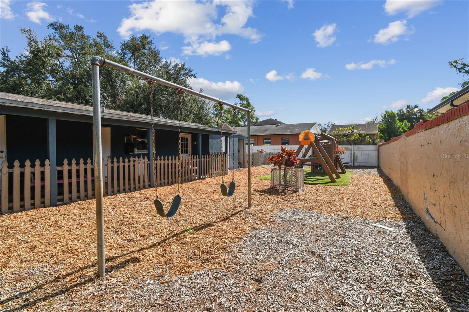 9912 N Myrtle St Property Photo 43
