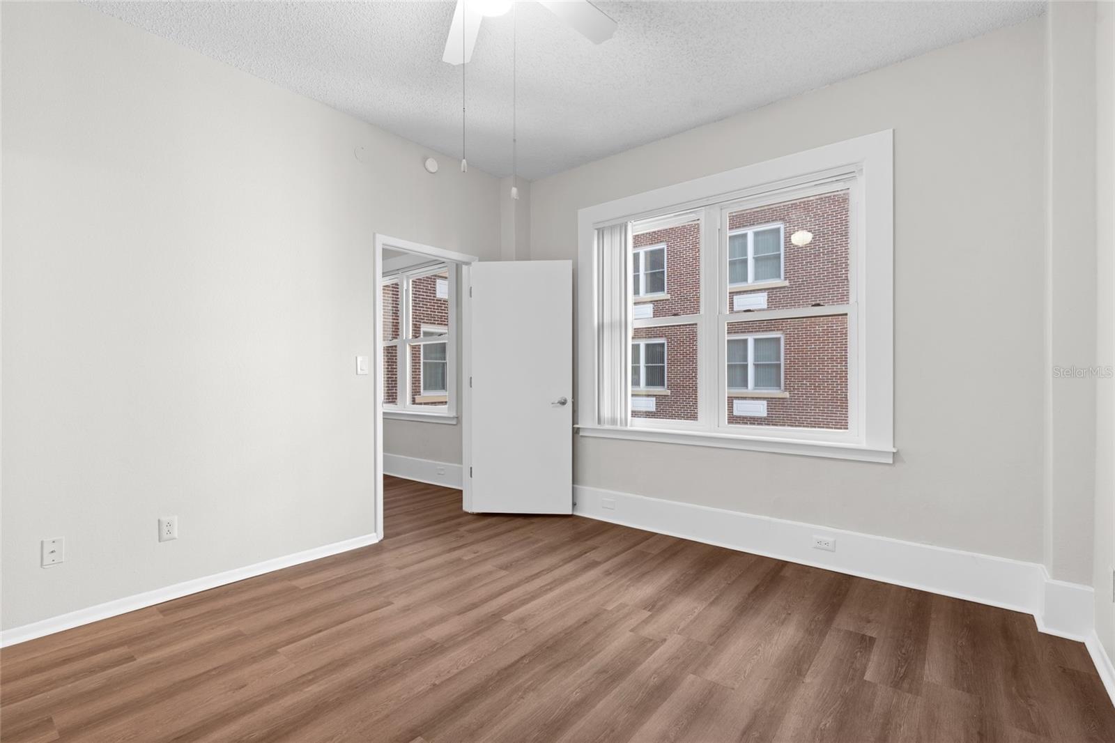 411 1st Ave N #702 Property Photo 11