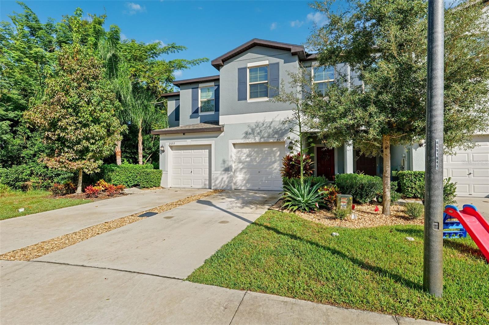 23217 Willow Glen Way Property Photo 4