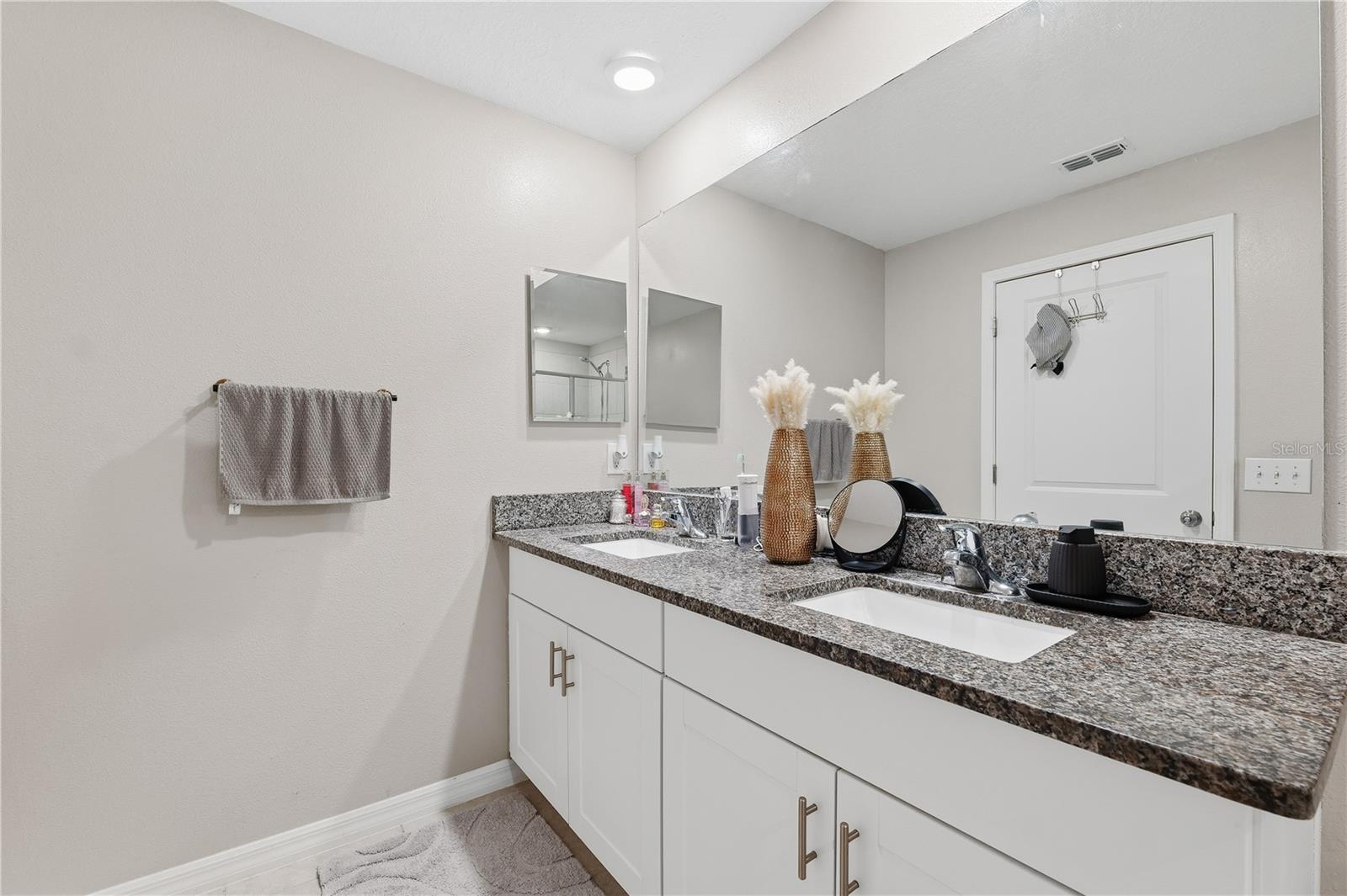 23217 Willow Glen Way Property Photo 28