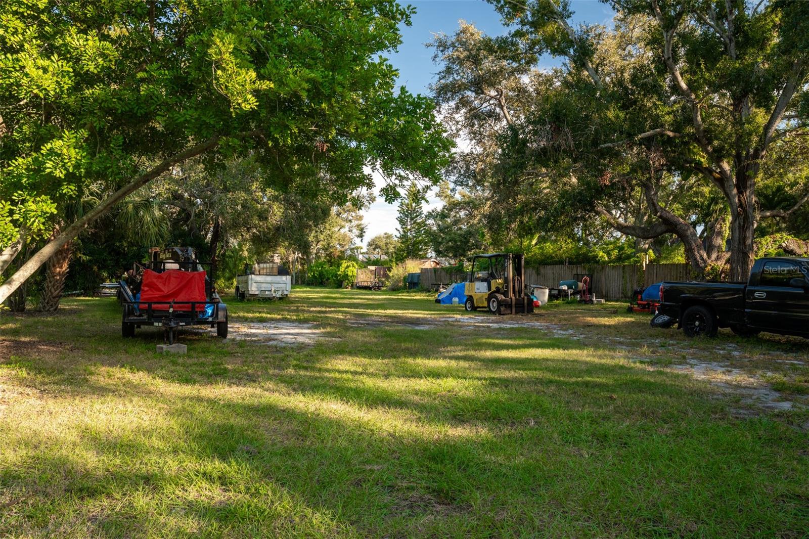 6027 98th Way N Property Photo 3