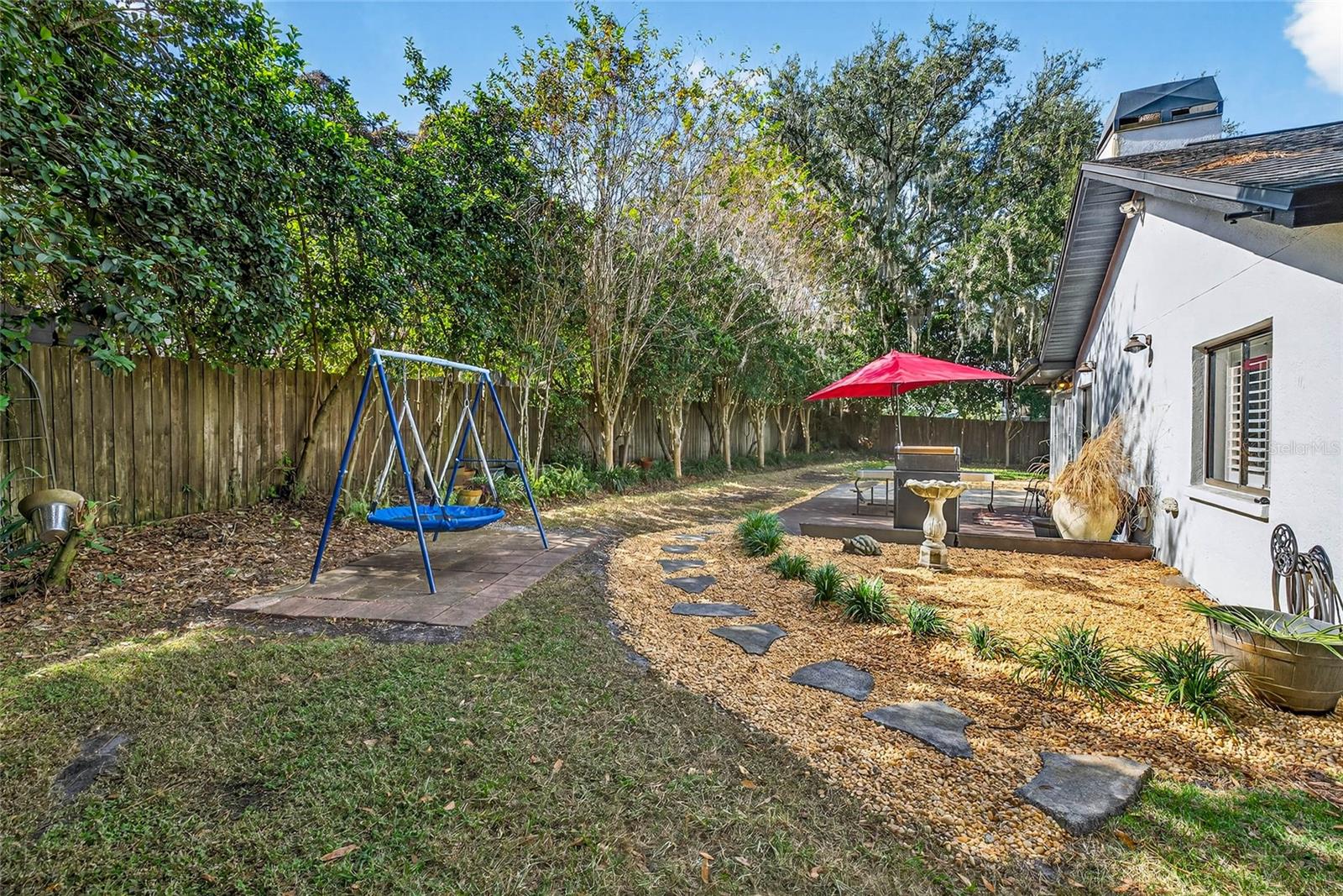 2835 Hammock Dr Property Photo 28