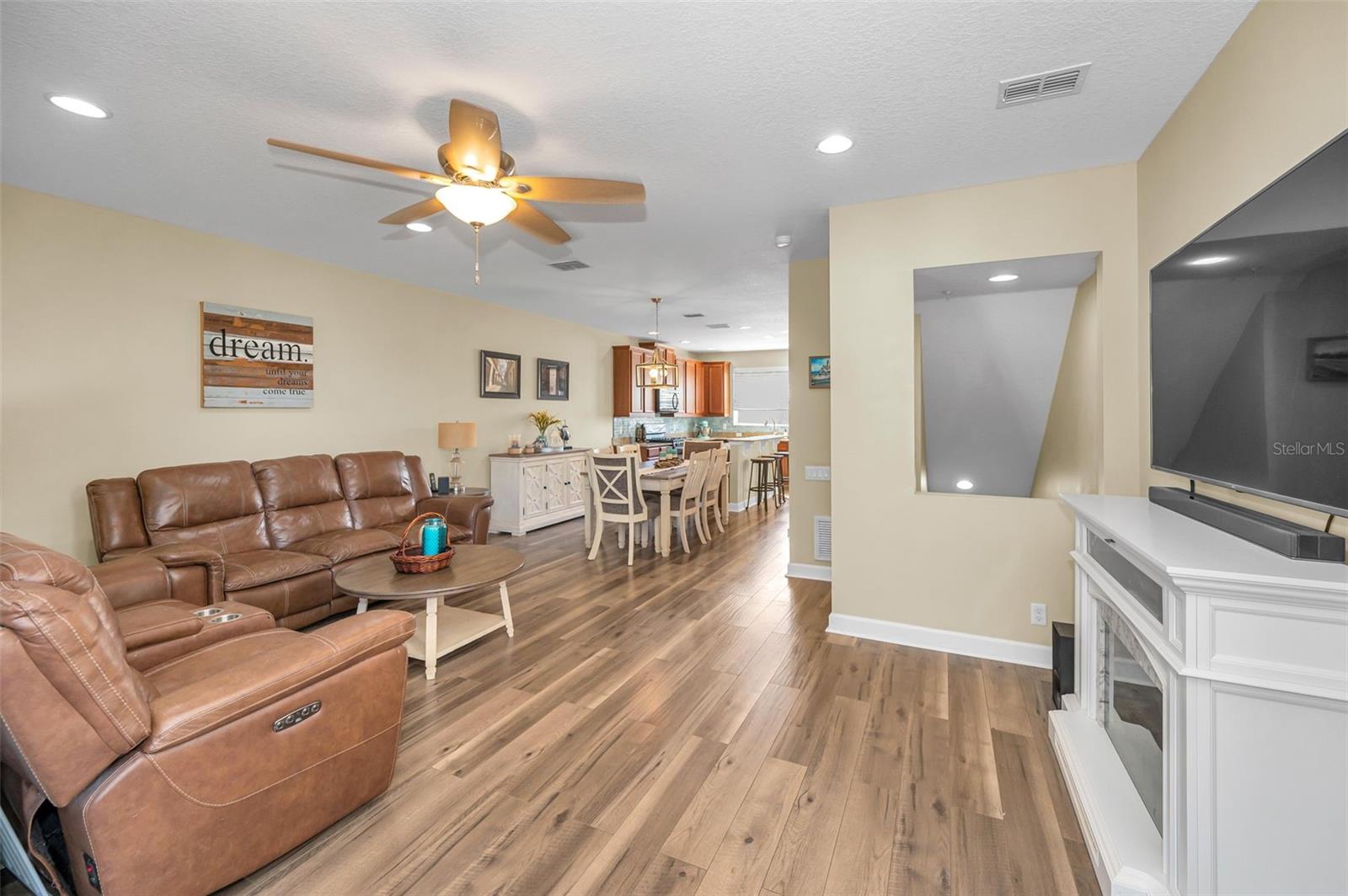 842 Callista Cay Loop Property Photo 7