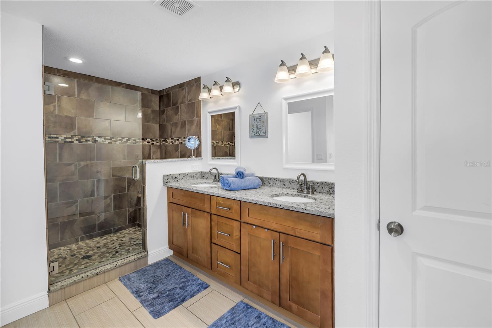 100 Windrush Blvd #1 Property Photo 17
