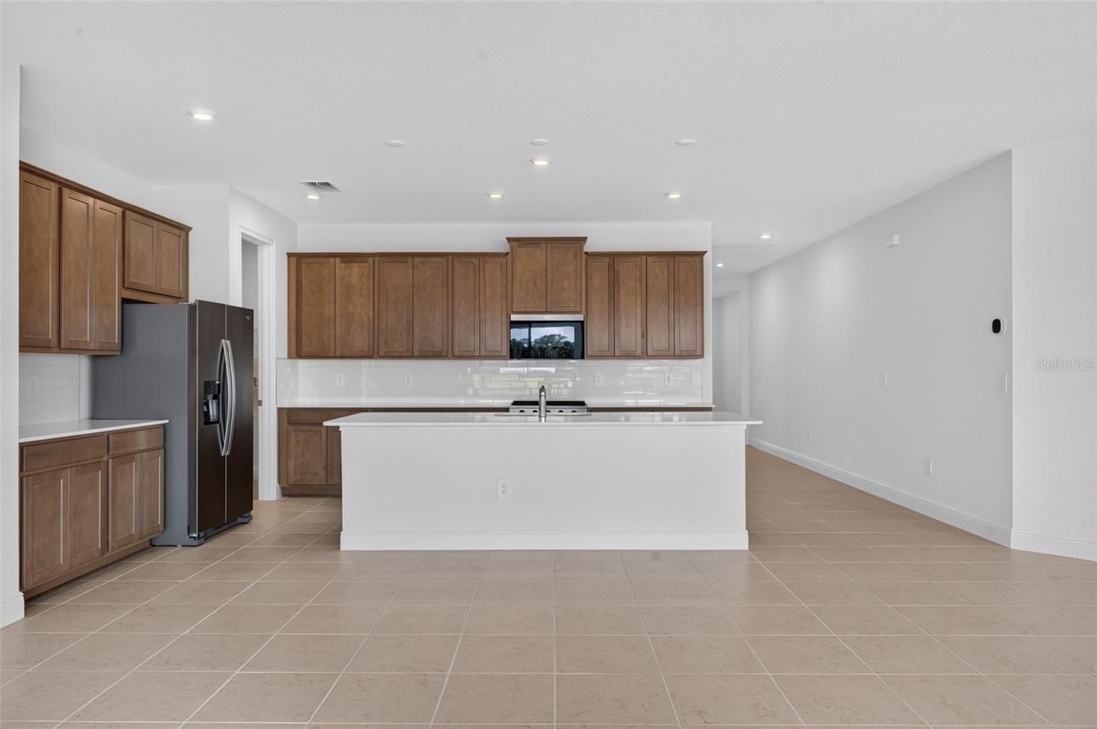12907 Pierce St Property Photo 9
