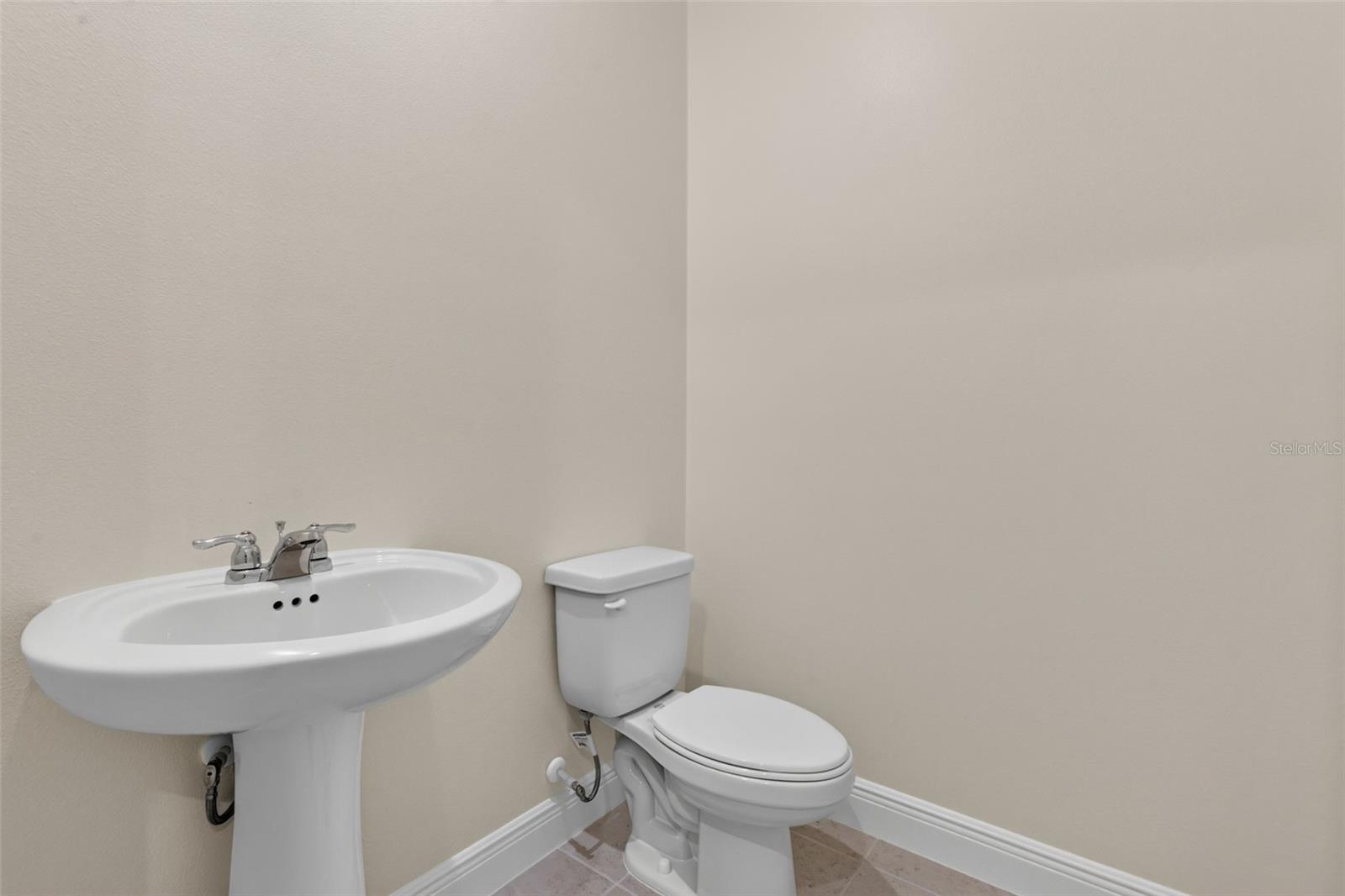 12907 Pierce St Property Photo 15