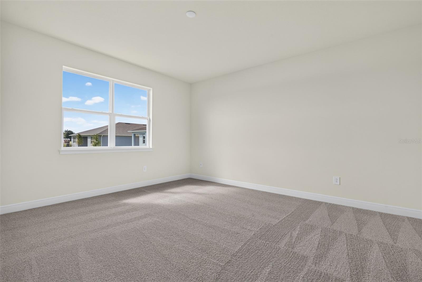 12907 Pierce St Property Photo 16