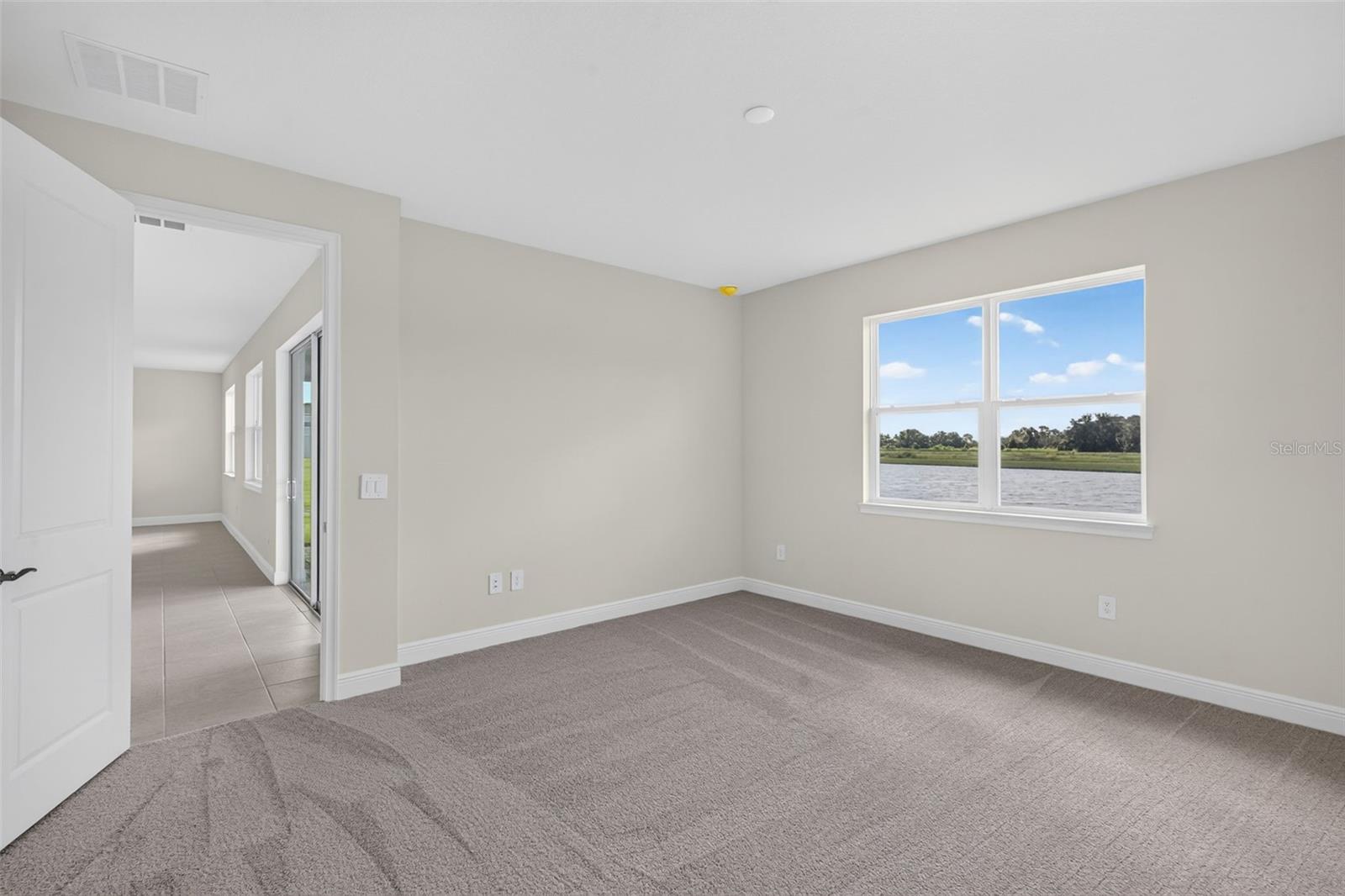 12907 Pierce St Property Photo 18