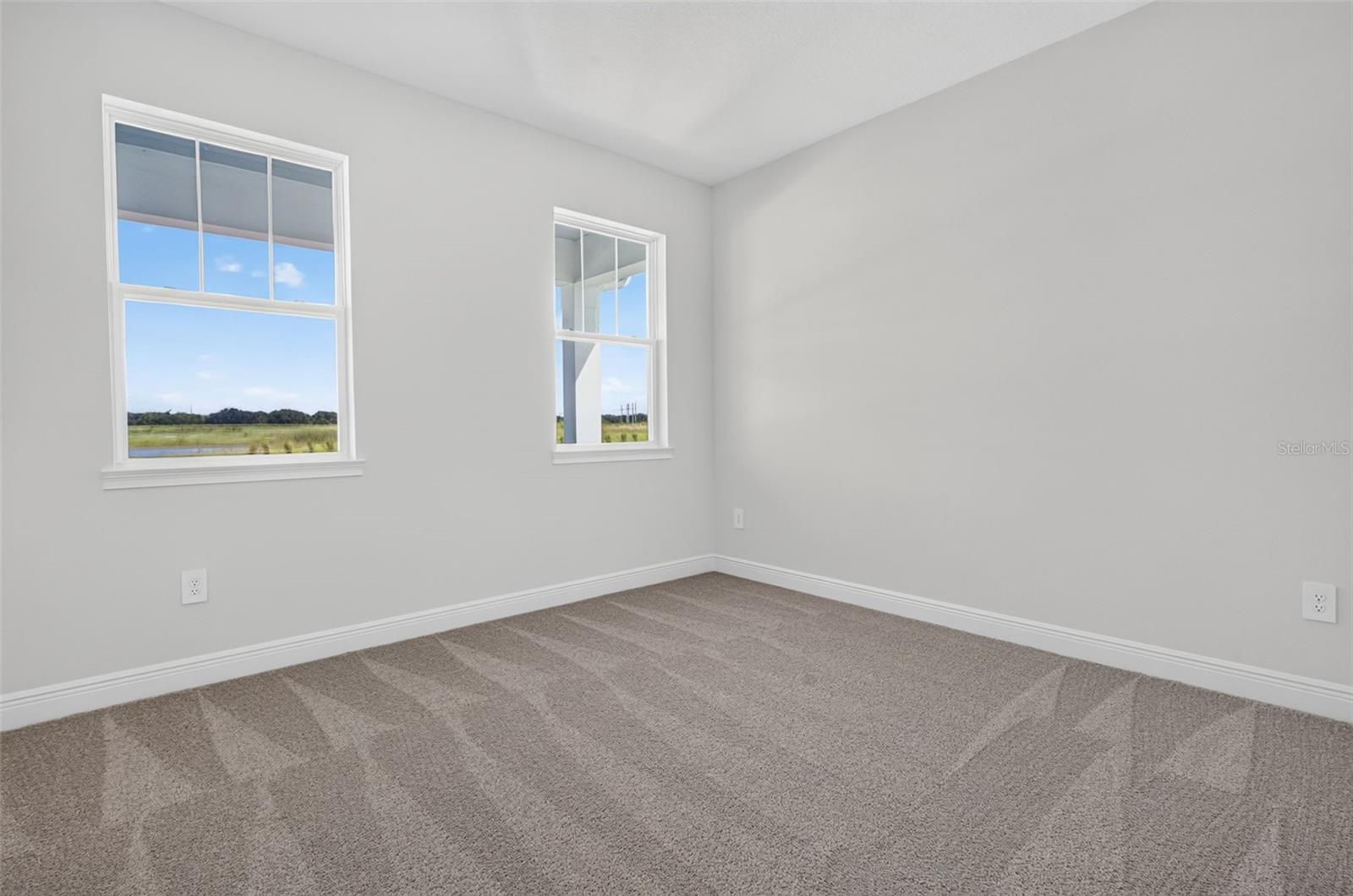 12907 Pierce St Property Photo 22