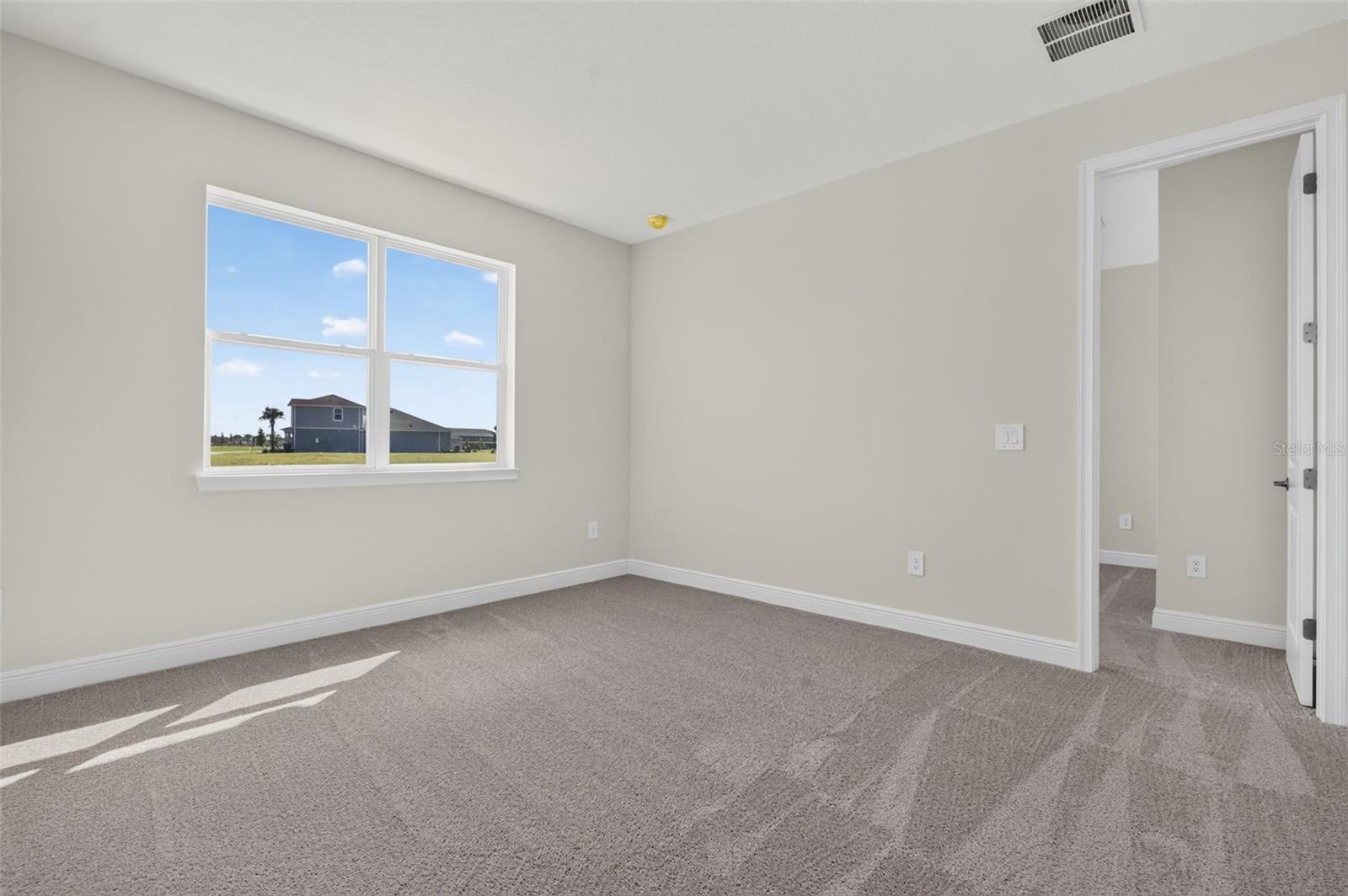 12907 Pierce St Property Photo 24