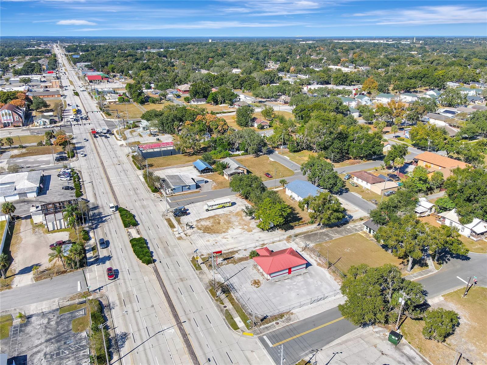 305 & 309 W MEMORIAL BLVD