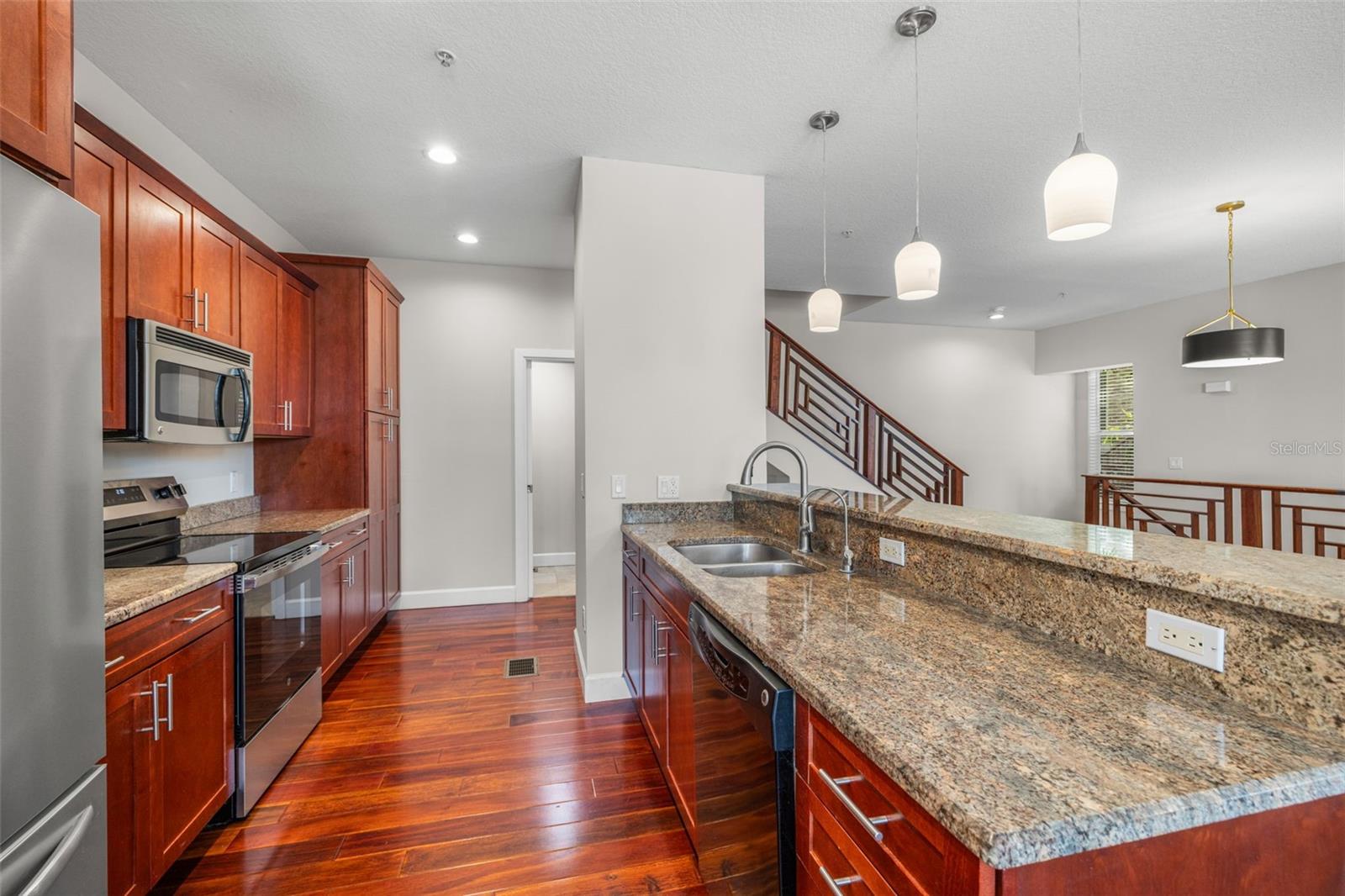 113 S Newport Ave #1-4 Property Photo 17