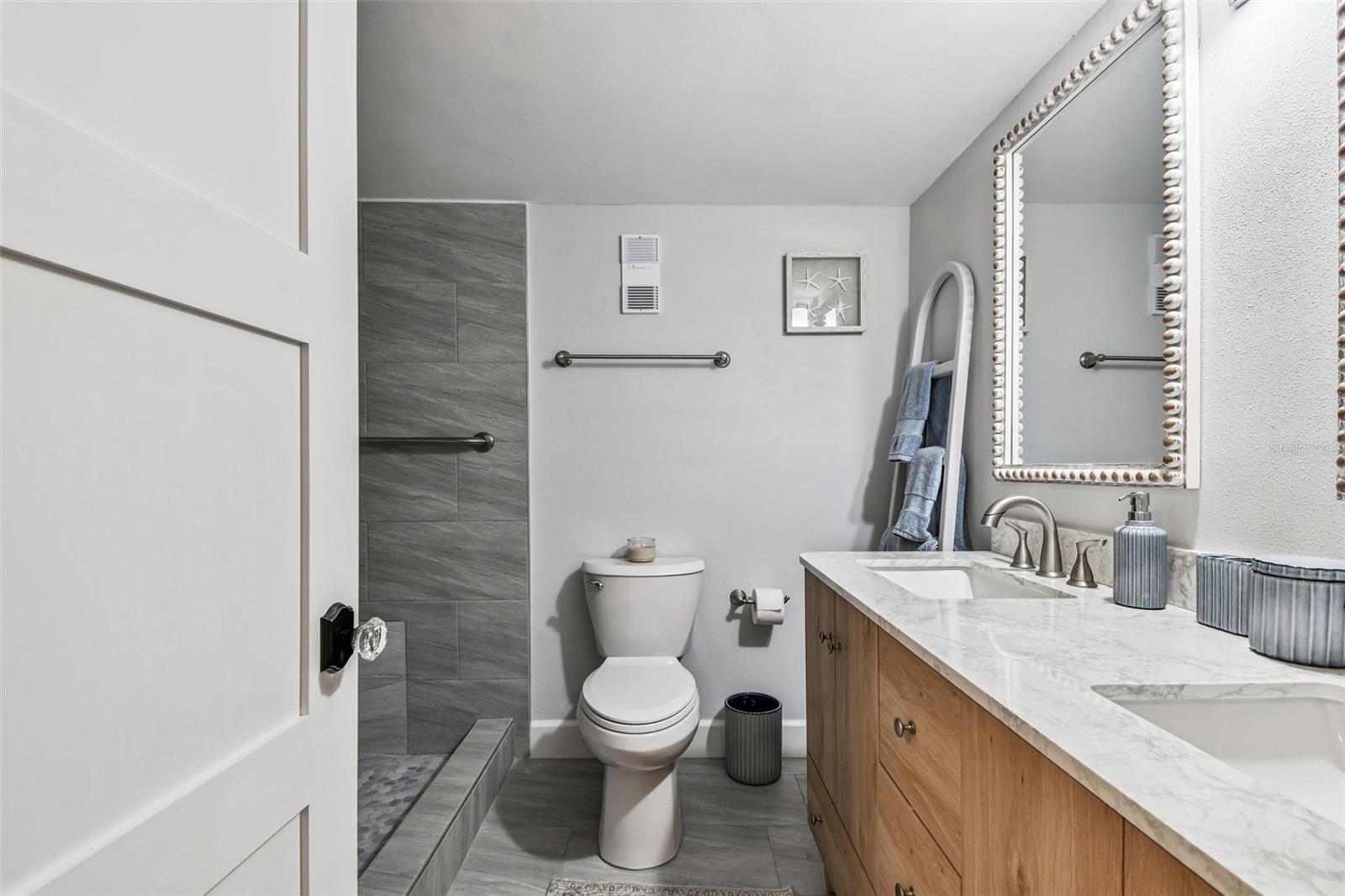 8 Glencoe Pl #107 Property Photo 30