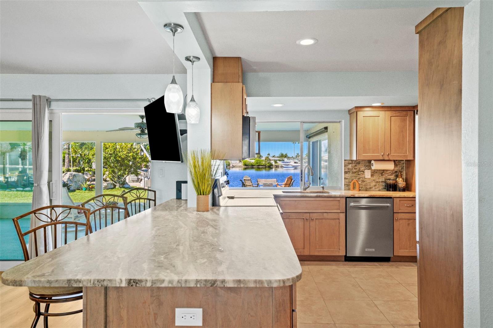 3711 Floramar Ter Property Photo 5