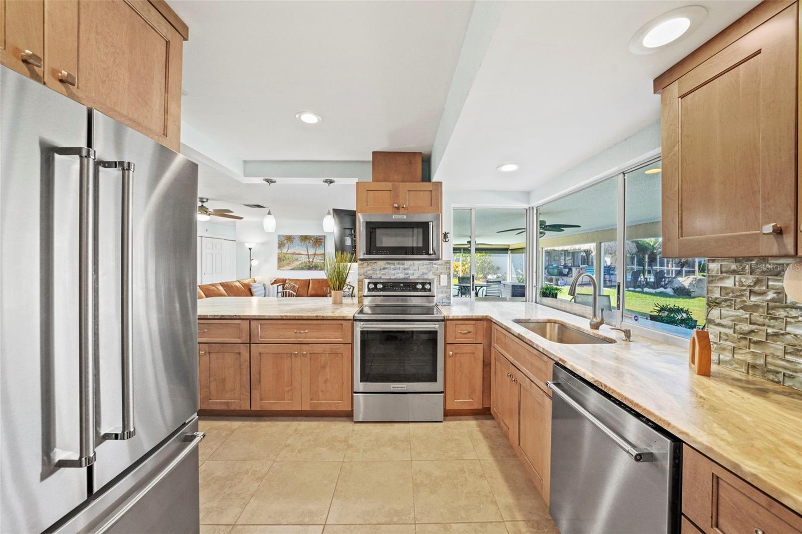 3711 Floramar Ter Property Photo 6