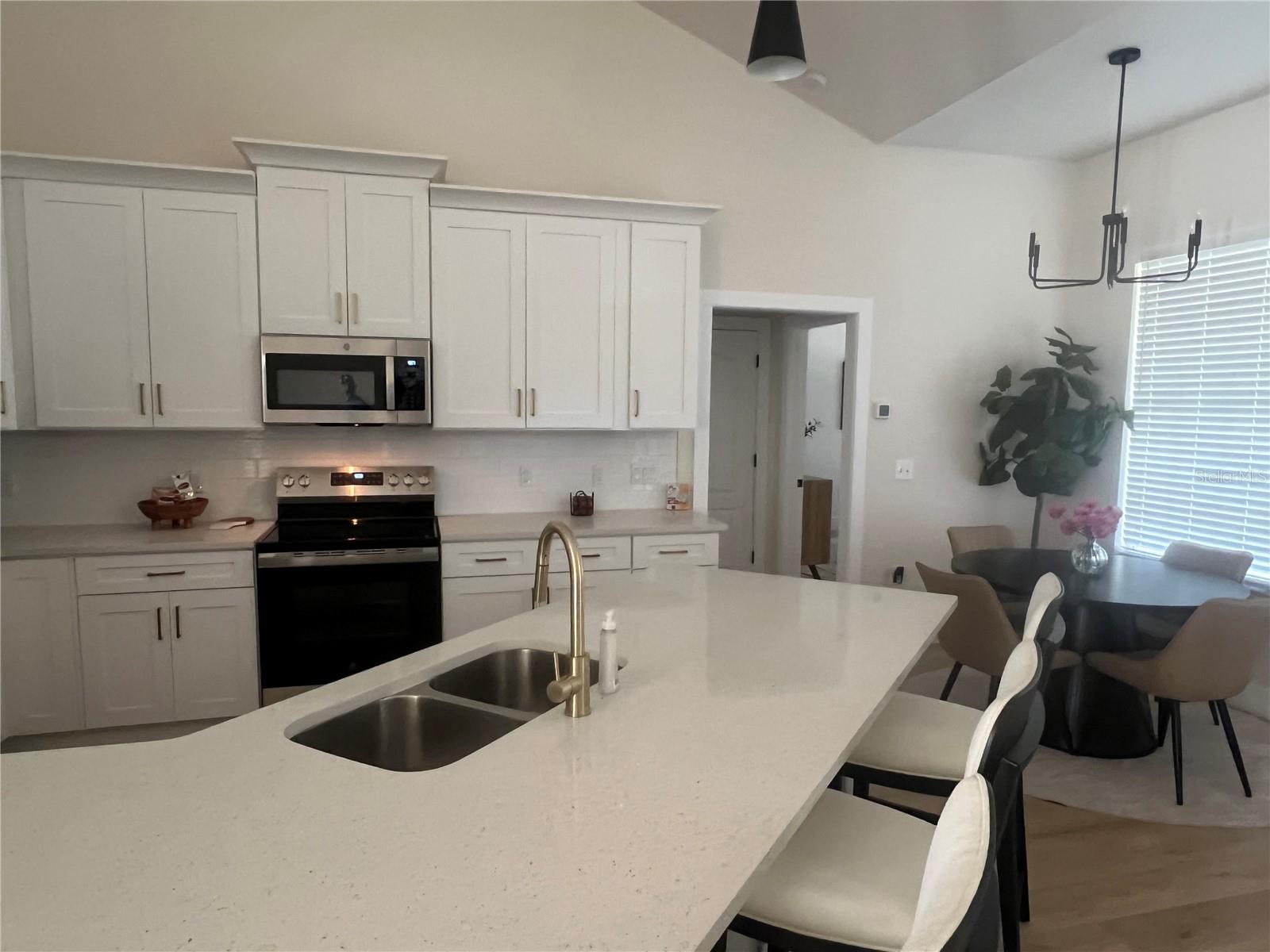 37015 Waldo Dr Property Photo 8