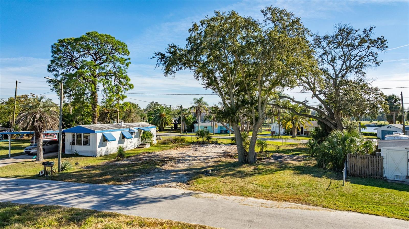 4836 Snug Harbor Rd Property Photo 4