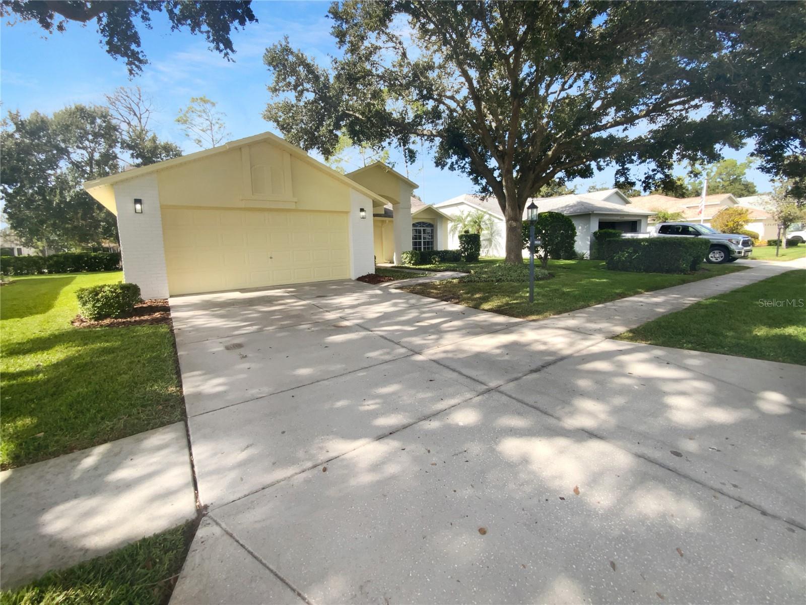 18535 Hidden Pines Way Property Photo 2