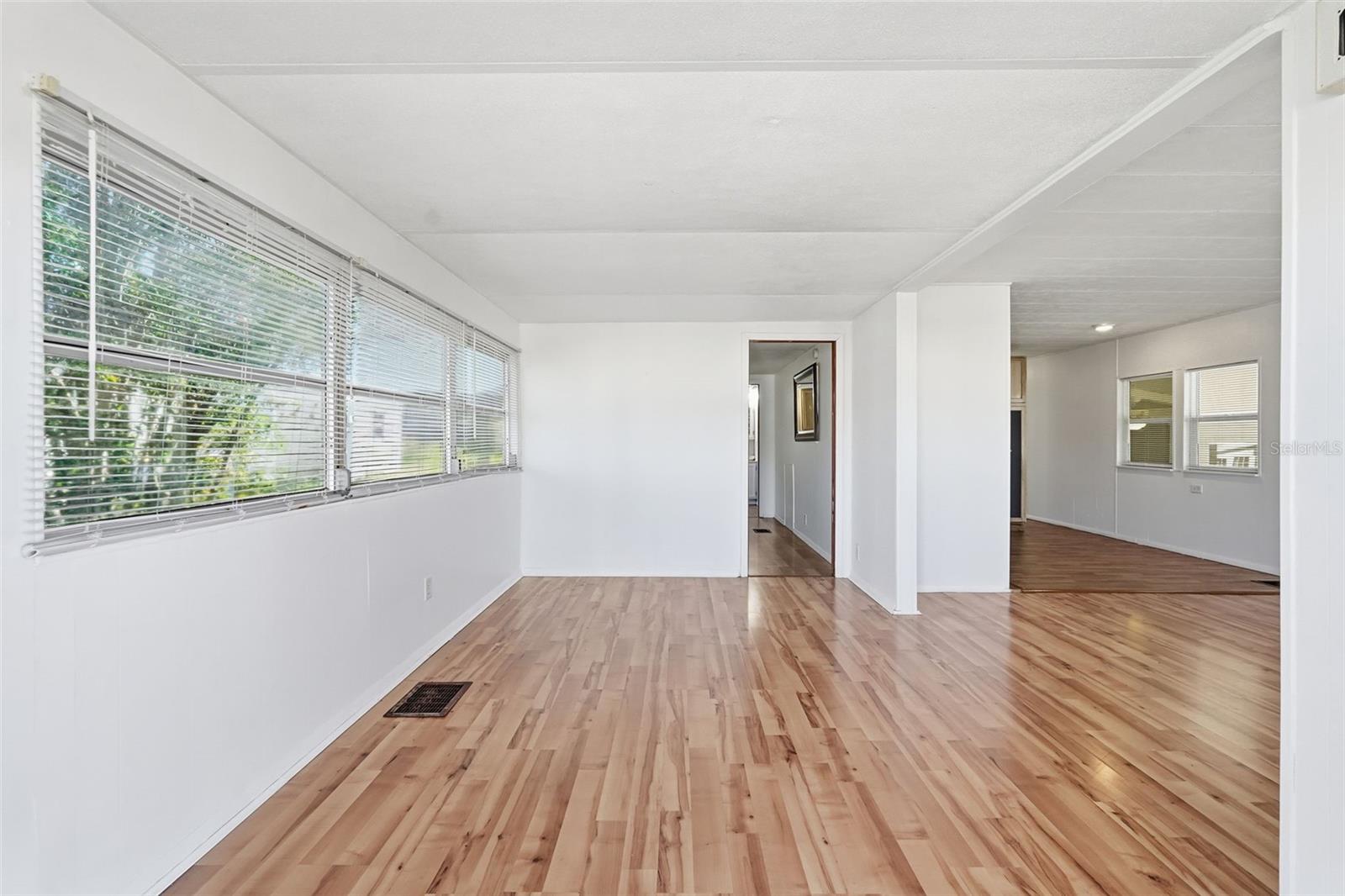 37828 Newal Ave Property Photo 5